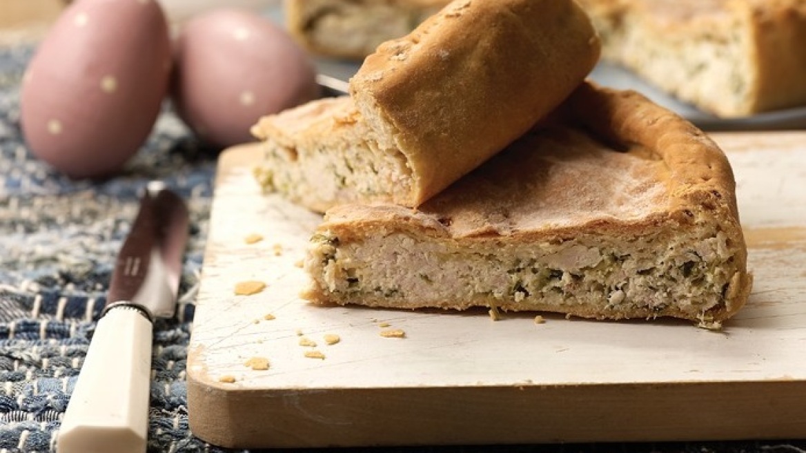 Πασχαλινή τούρτα Χανίων με κόκορα