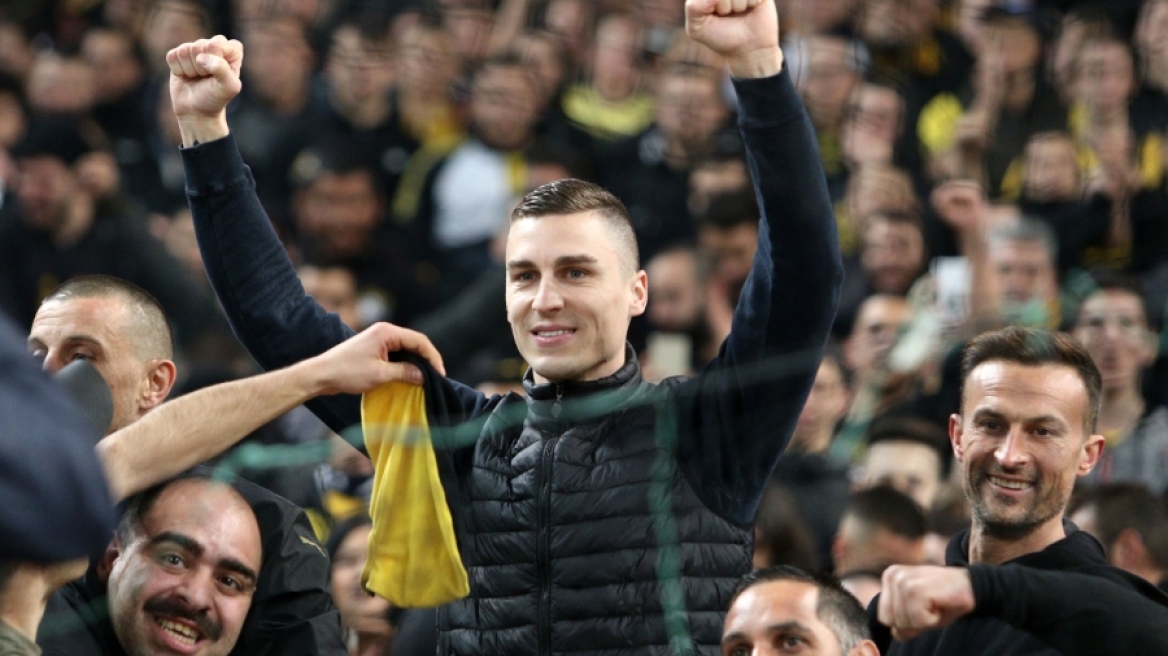 Θέλει ΑΕΚ ο Βράνιες και το δείχνει με κάθε τρόπο