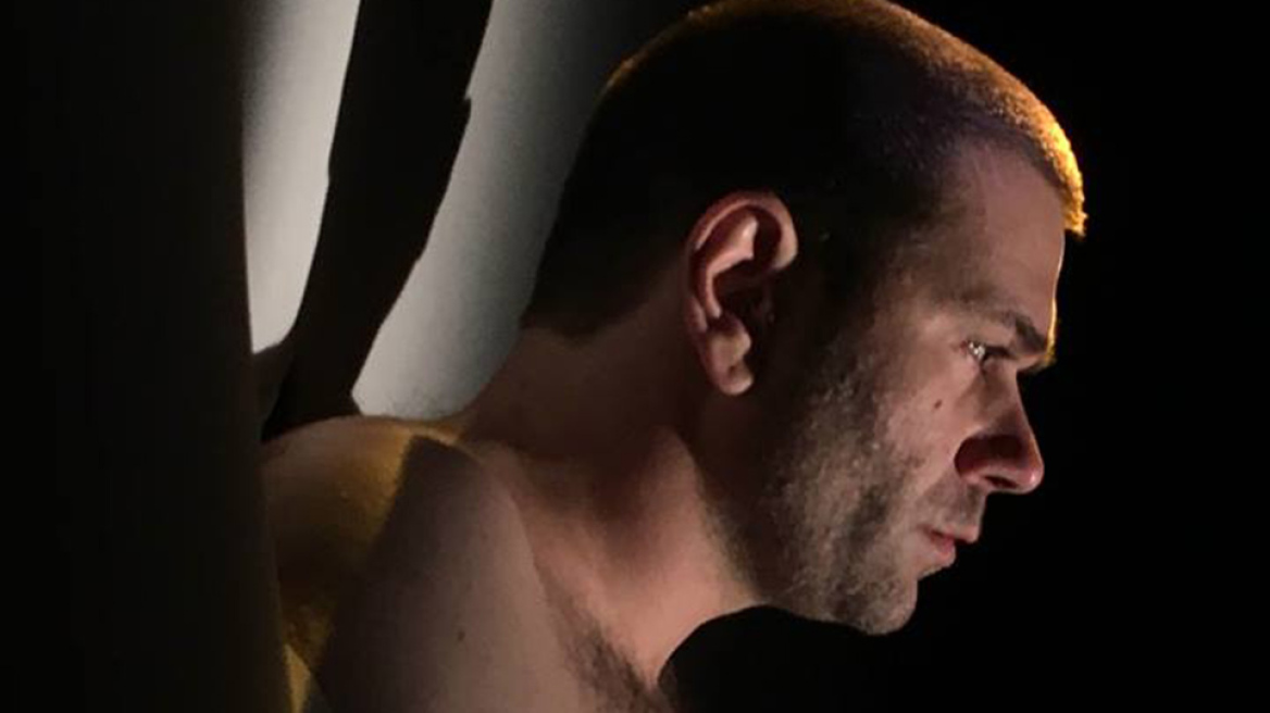 Ο Τάσος πήρε το όπλο του!