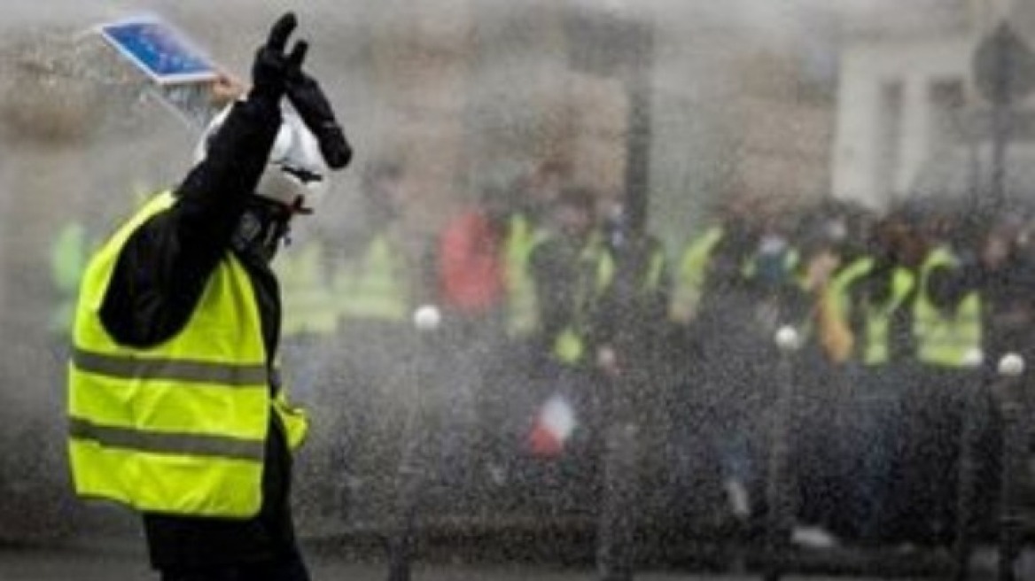 Γαλλία: Οκτώ μήνες σε «κίτρινο γιλέκο» που φώναζε στους αστυνομικούς «αυτοκτονήστε»