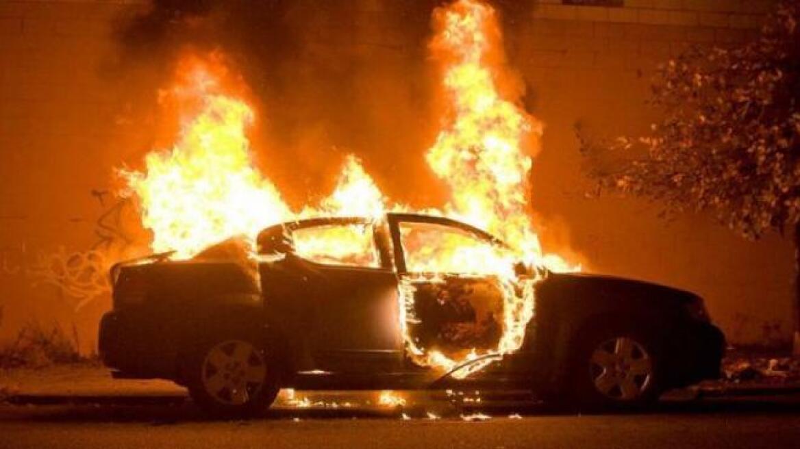 Αχαΐα: Μυστήριο με φωτιά σε αυτοκίνητο αστυνομικού