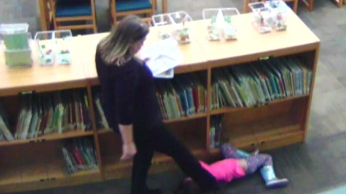 Κάνσας: Την ποινική δίωξη της νηπιαγωγού που κλώτσησε 5χρονη ζητά η οικογένεια του κοριτσιού