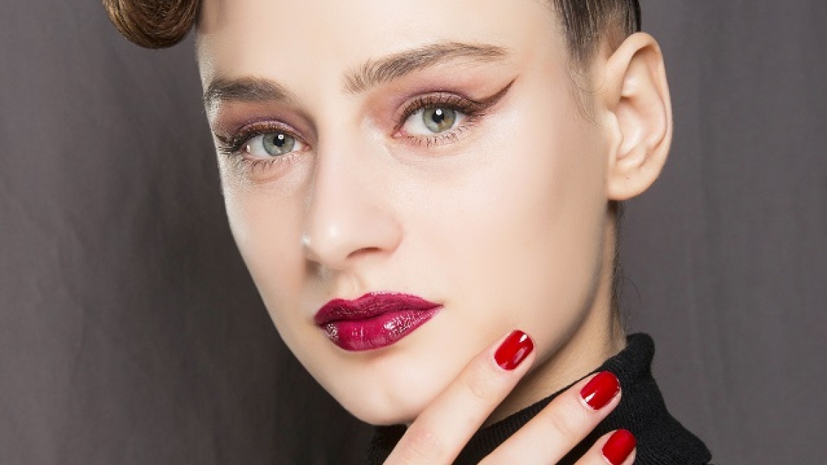 Αυτό είναι το κούρεμα που θα σάς κάνει να δείχνετε νεότερη 