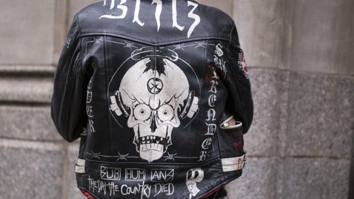 Ο Δημήτρης είχε αυτοκτονήσει πριν μερικές εβδομάδες. Ήταν 16 ετών. 