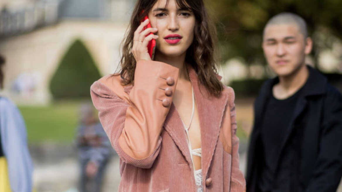 3 τρόποι να φορέσετε το τζιν όπως οι Γαλλίδες