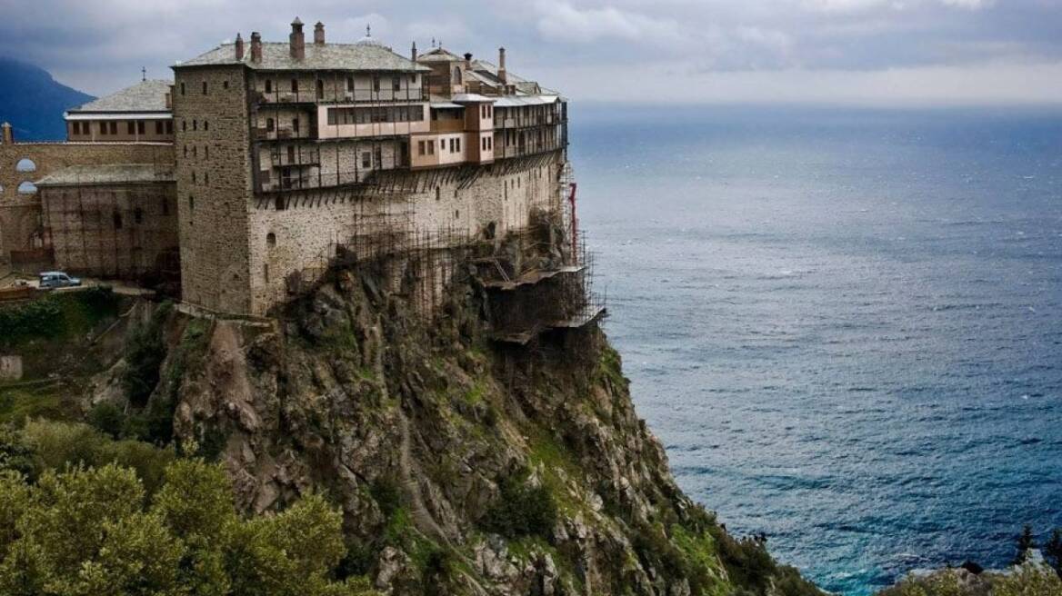 Άγιο Όρος - Ηγούμενος Μονής Εσφιγμένου: Συνεχώς πεθαίνουν μοναχοί από κορωνοϊό