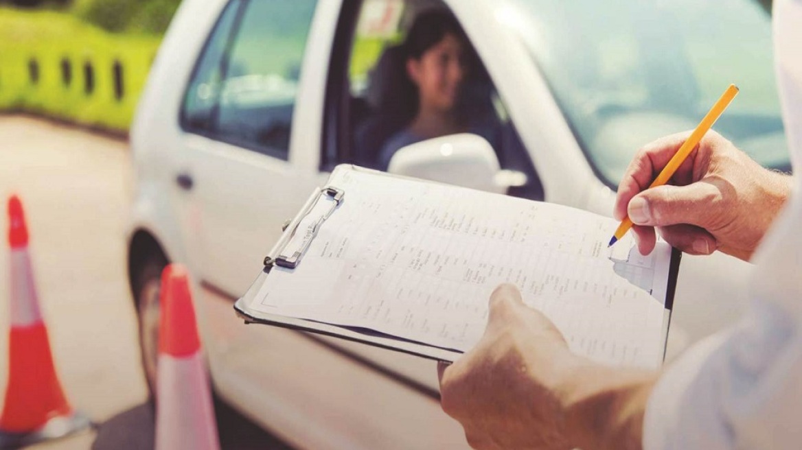 Απίστευτο: Το Υπουργείο "δίνει" τους εκπαιδευτές... 