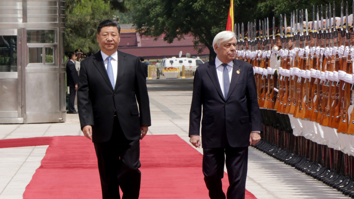 Κίνα: Θερμή υποδοχή Παυλόπουλου από τον Σι Τζινπίνγκ