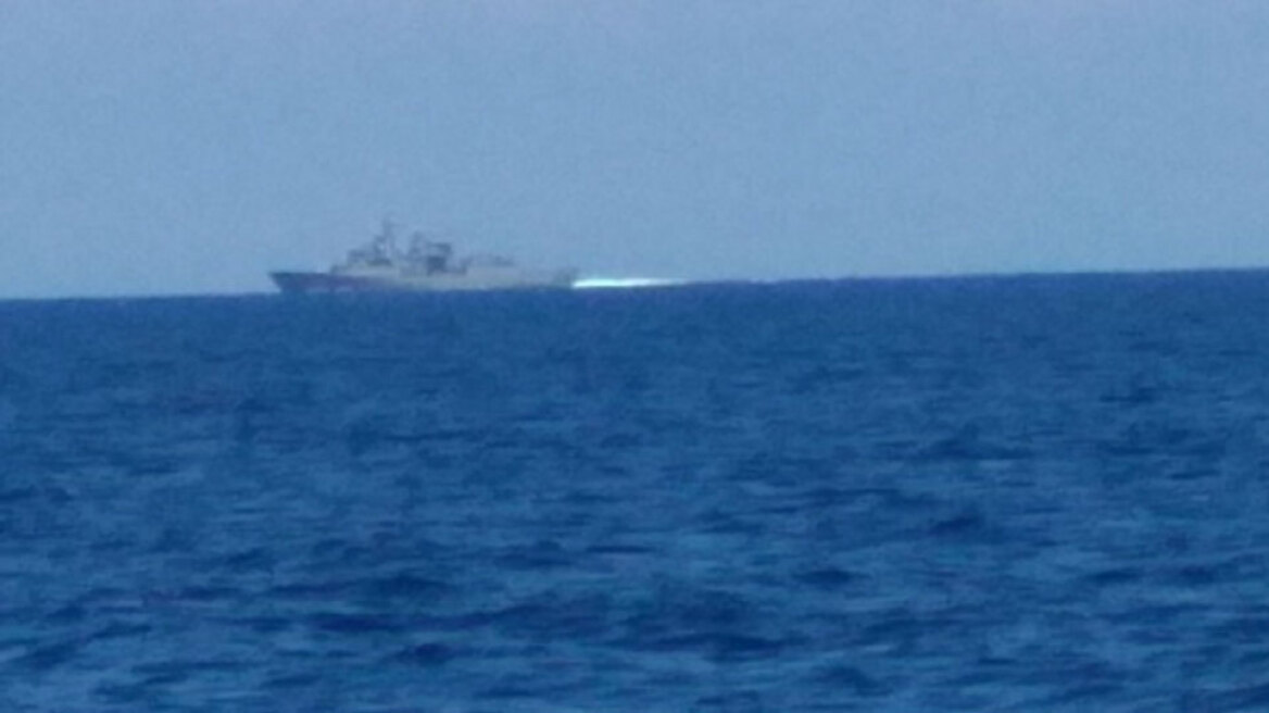 Τουρκική φρεγάτα ανάμεσα σε Κέα και Σούνιο - Φωτογραφία ντοκουμέντο