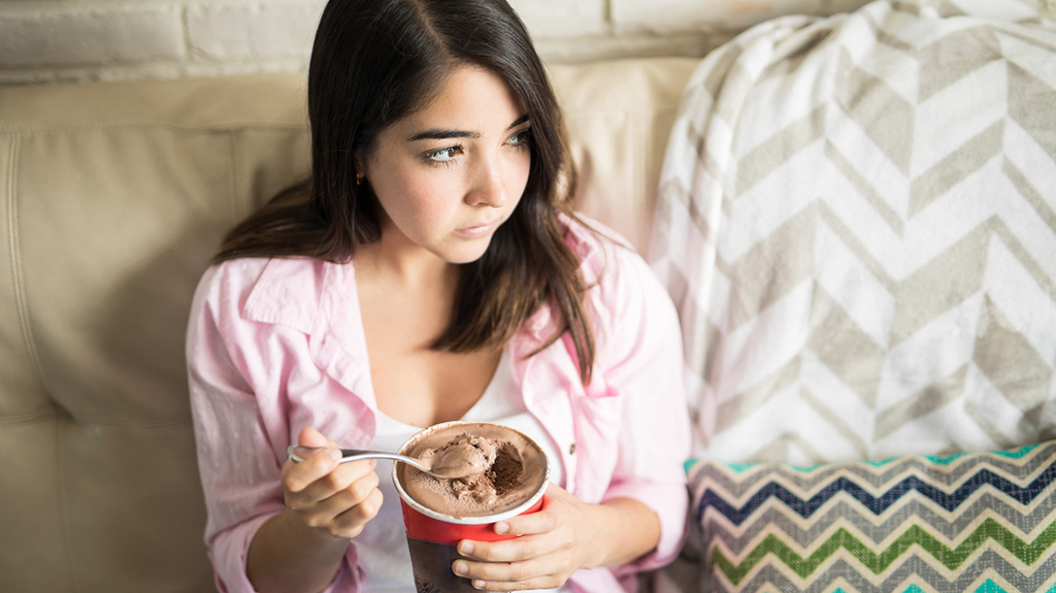 Πώς μας παχαίνει η στενοχώρια