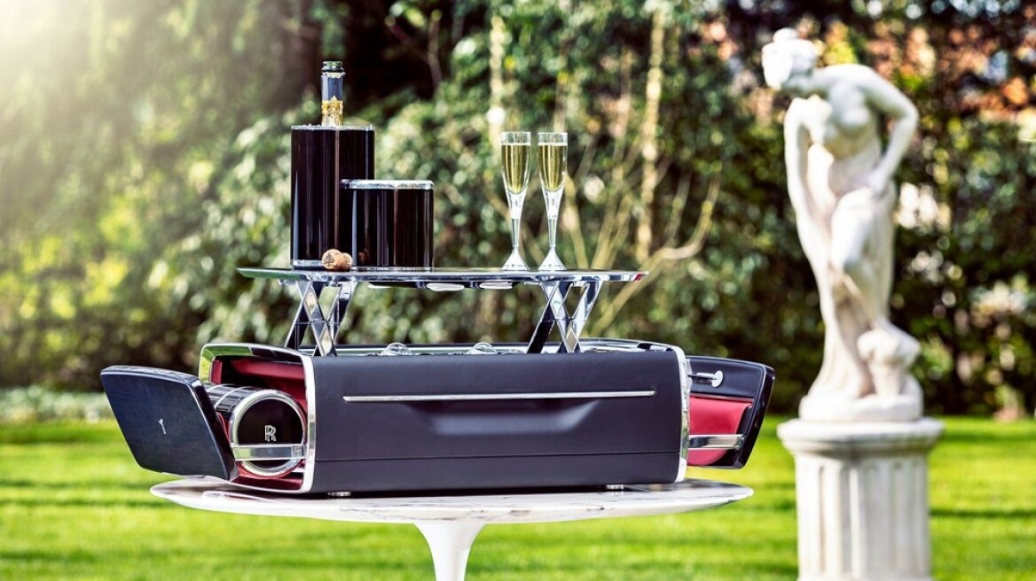 H "σαμπανιέρα" της Rolls Royce κοστίζει όσο ένα αυτοκίνητο (video) 