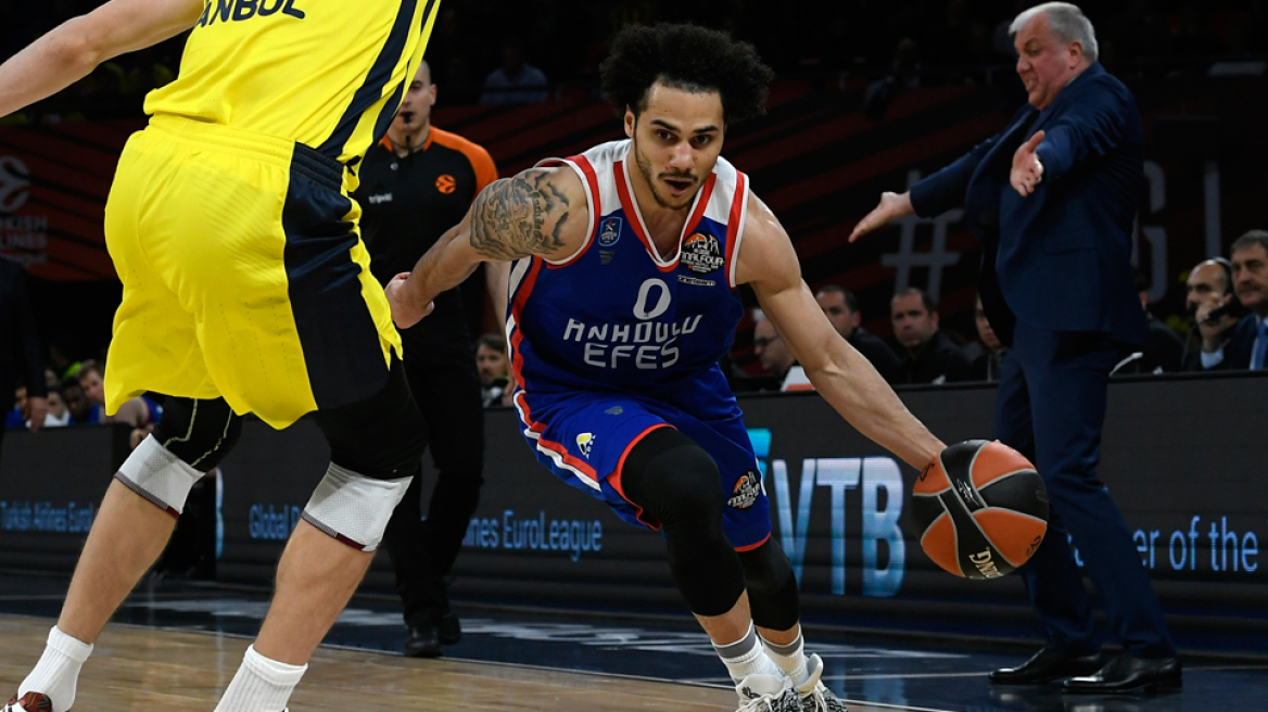 Σέιν Λάρκιν: ΜΥΘΙΚΗ εμφάνιση στην ιστορία των Final Four!