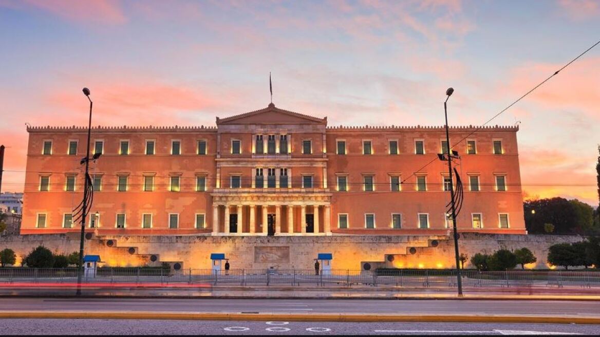 Ημέρας Μνήμης της Γενοκτονίας των Ποντίων: Με κόκκινο και μαύρο χρώμα θα φωτιστεί το βράδυ η βουλή