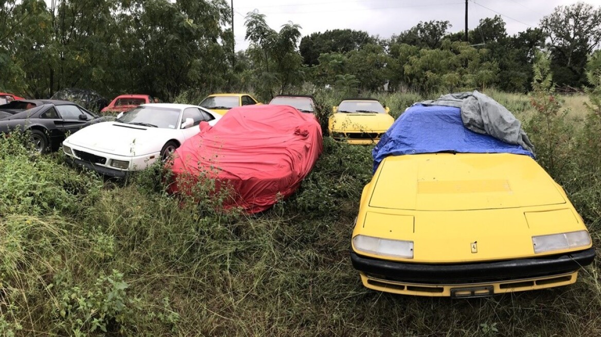 Παλιές Ferrari βόσκουν στους αγρούς