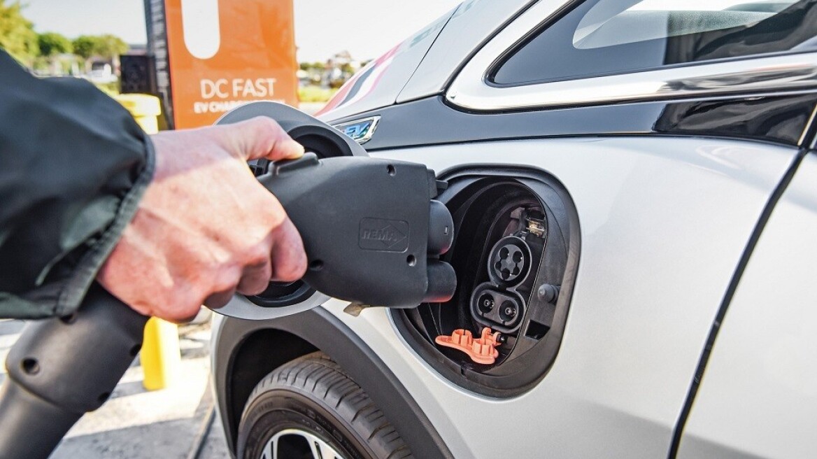 Απίστευτο: Μόνο ένα Ελληνικό κόμμα έχει πρόγραμμα για το ηλεκτρικό αυτοκίνητο