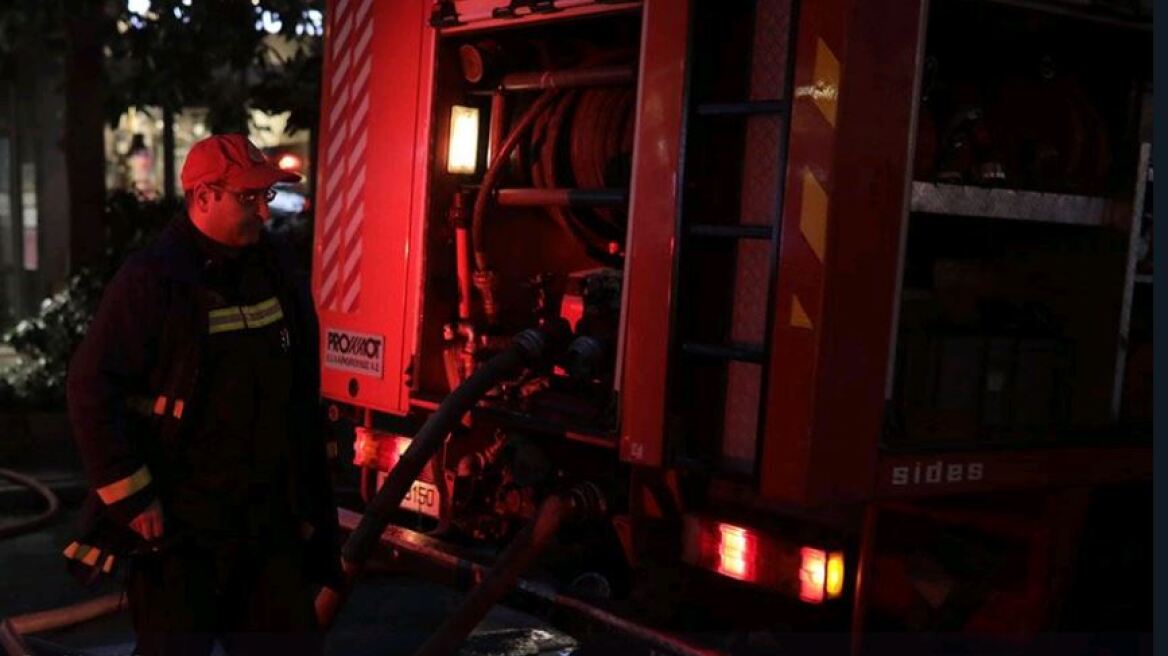 Έκαψαν προεκλογικό υλικό του ΣΥΡΙΖΑ στην Ελευσίνα