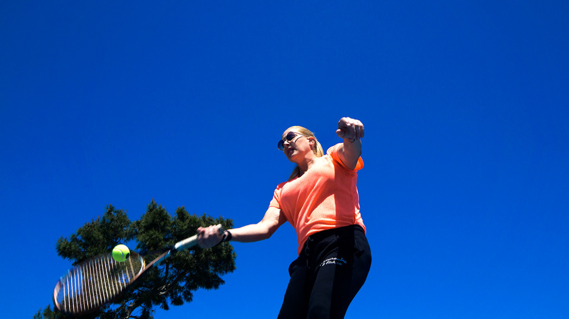 Ορθούλα Παπαδάκου: Οι σκληροί μένουν όρθιοι