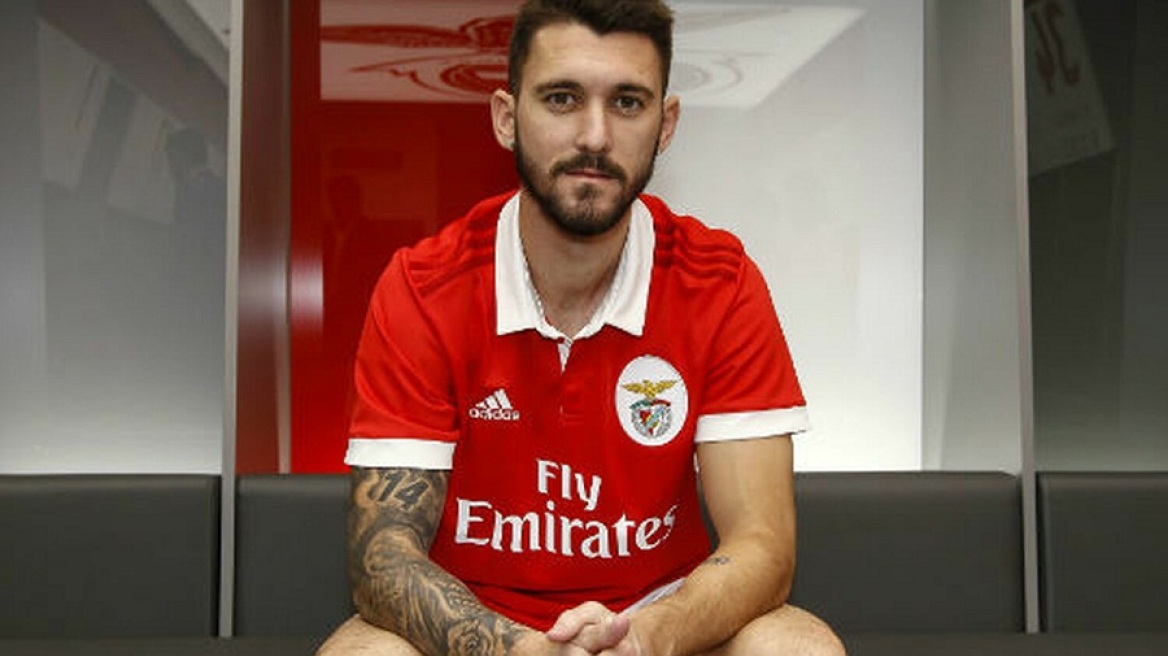 Ο Ολυμπιακός κατέθεσε προσφορά για τον Φακούντο Φερέιρα