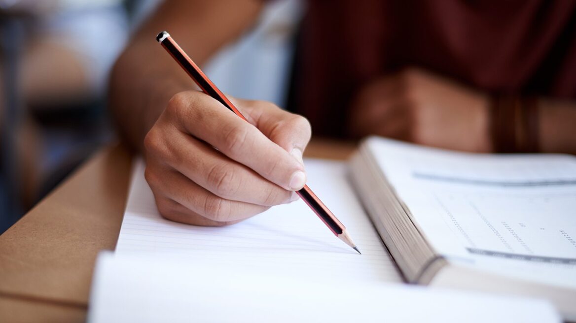 Πανελλαδικές 2019: Διαβάστε όλα όσα πρέπει να ξέρετε - Το πρόγραμμα, οι εισακτέοι, τα επιστημονικά πεδία 