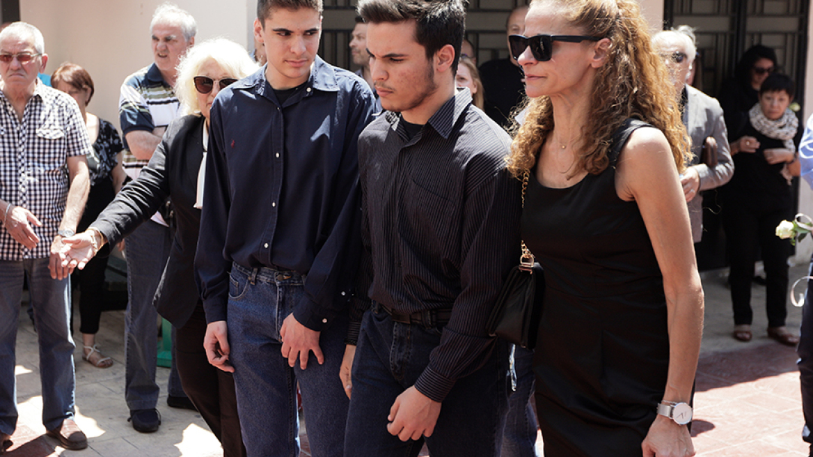 Θλίψη στο τελευταίο αντίο στον  Κώστα Ευριπιώτη 