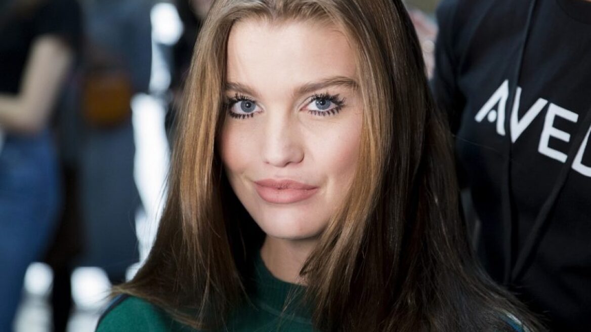 Αυτή η μάσκαρα είναι τόσο δημοφιλής που πωλείται μία κάθε 7,5” 