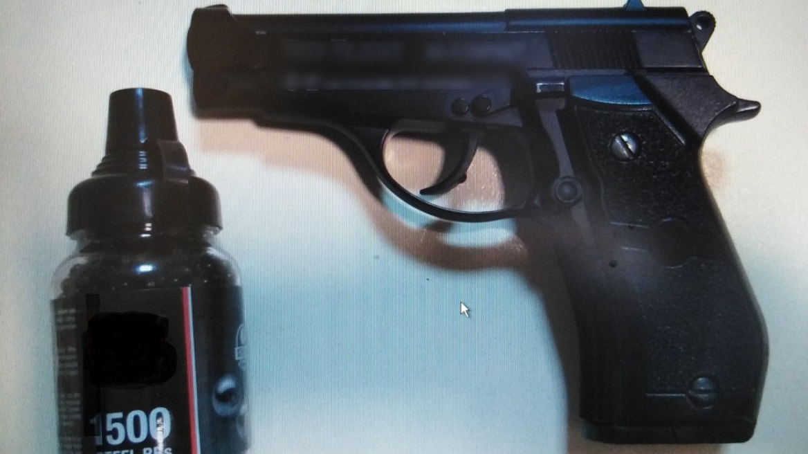 Κρυψώνες με όπλο και ναρκωτικά βρέθηκαν στο Ι.Χ. ζευγαριού