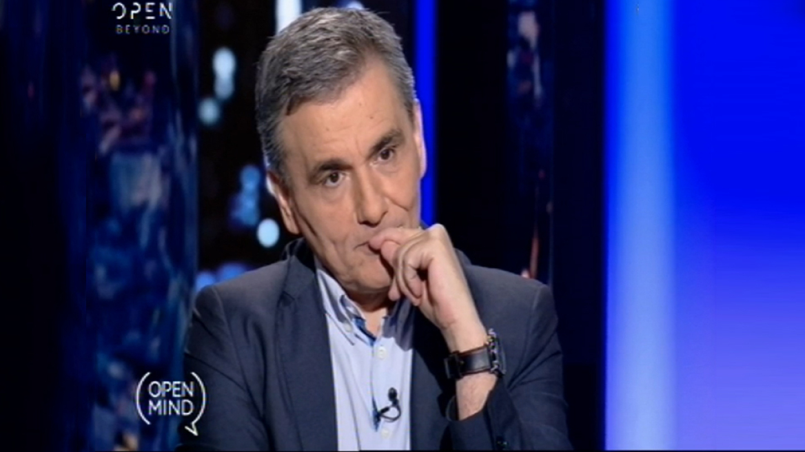 Βίντεο: Η ανάλυση... Τσακαλώτου για τη μόδα 