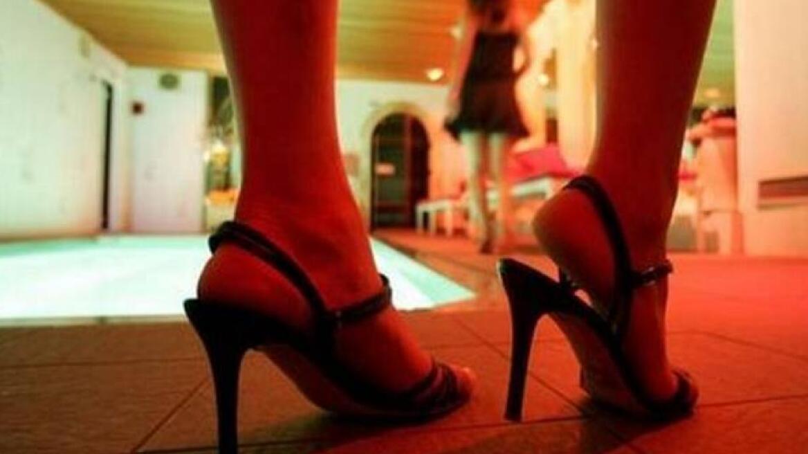 Κορωνοϊός: Οι στάσεις που «ελαχιστοποιούν τον κίνδυνο μετάδοσης» επιτρέπονται στους οίκους ανοχής