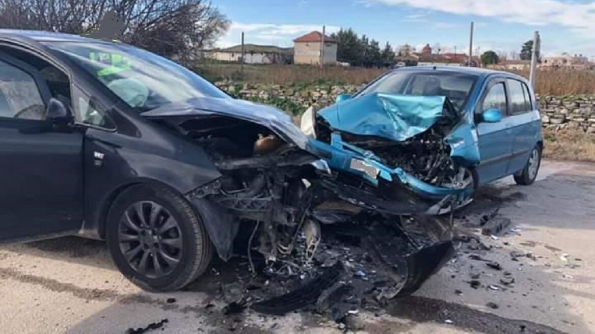 Δείτε τις αποκαλυπτικές φωτογραφίες: Διαλυμένο αυτοκίνητο πωλείται ξανά σε "άριστη κατάσταση"