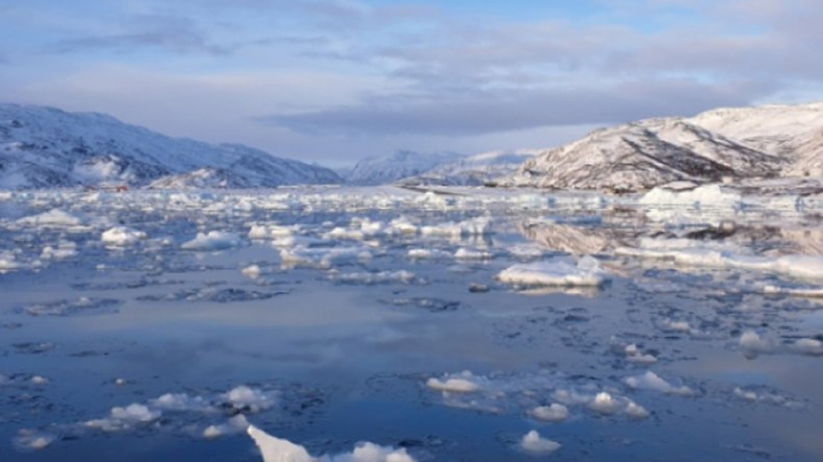 Μέσα σε μόλις 24 ώρες η Γροιλανδία έχασε 2 δισ. τόνους πάγου 