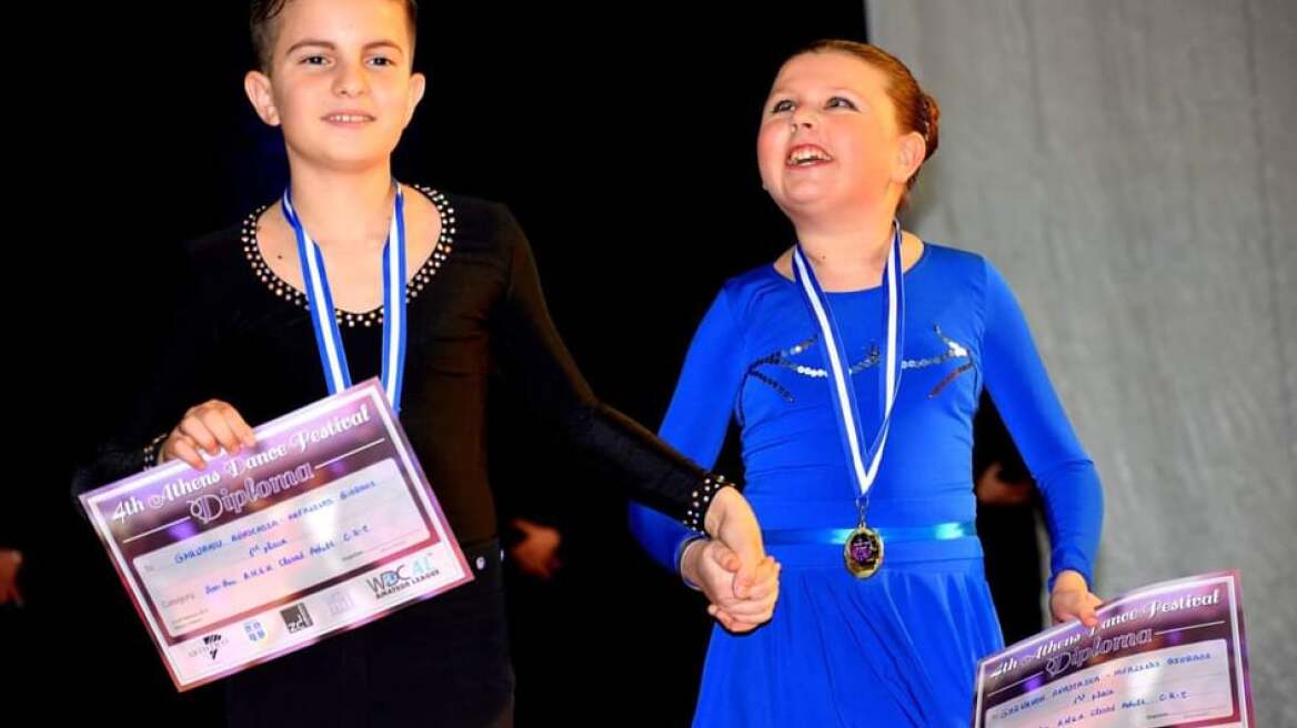 Βίντεο: Η Αναστασία έχασε το φως της στα τρία της χρόνια - Από τότε δεν σταμάτησε να χορεύει...