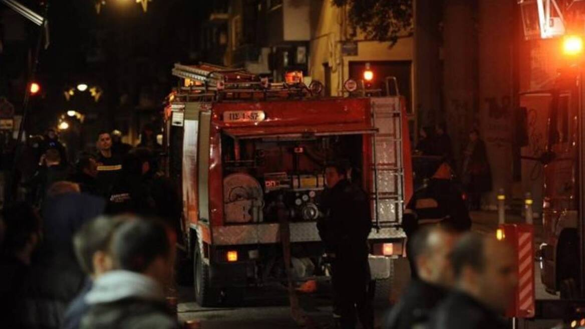 Μεγάλη επιχείρηση για πυρκαγιά σε διαμέρισμα στην Καλλιθέα