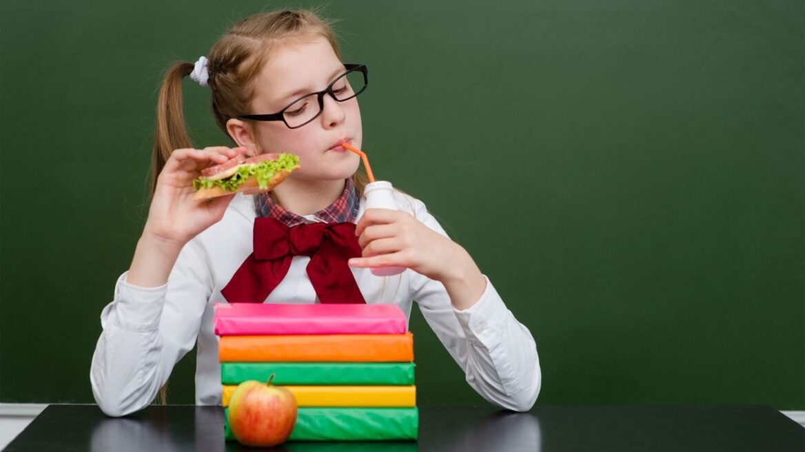 Ποιος «τρώει» τις θερμίδες των παιδιών και αυτά δεν παχαίνουν