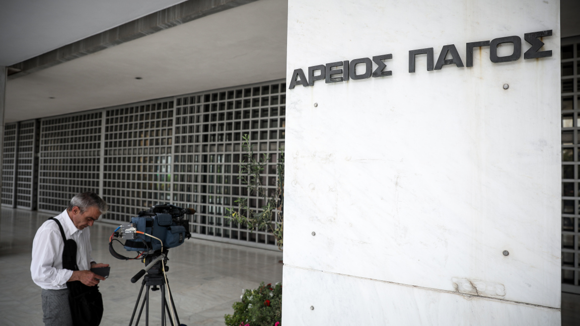 Υπόθεση Novartis: Δεν καταθέτει ο αντεισαγγελέας Αγγελής - Τα ερωτήματα που θέτει για Δημητρίου-Δασούλα