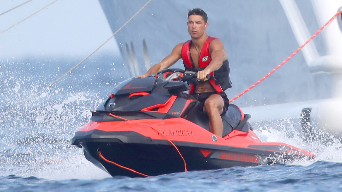 Ο Κριστιάνο Ρονάλντο μετά τη Μεσσηνία συνεχίζει τις διακοπές του στη γαλλική Ριβιέρα