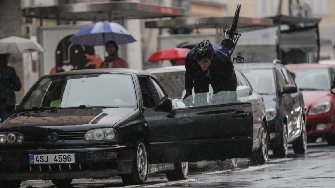 Ποδήλατο-Αυτοκίνητο: 6 συμβουλές για αρμονική συμβίωση (+Video)