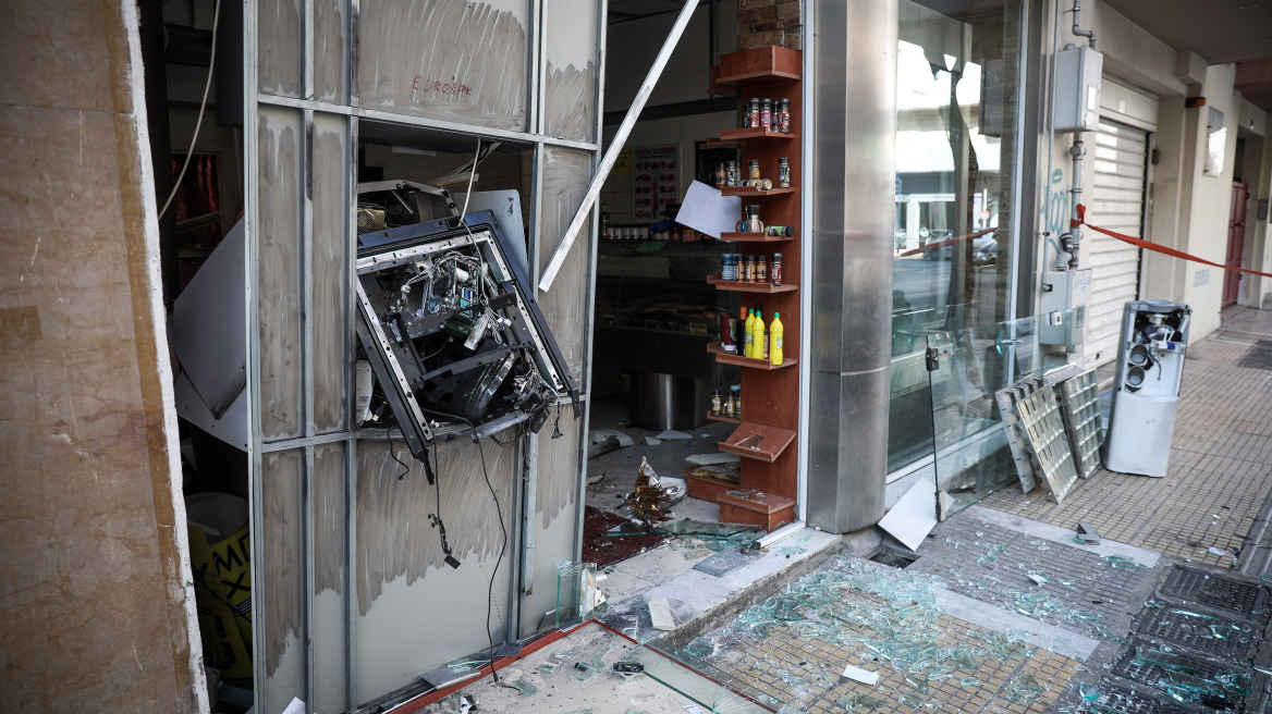 Συνέλαβαν στο Μενίδι τον αρχηγό της σπείρας που ανατίναζε ΑΤΜ