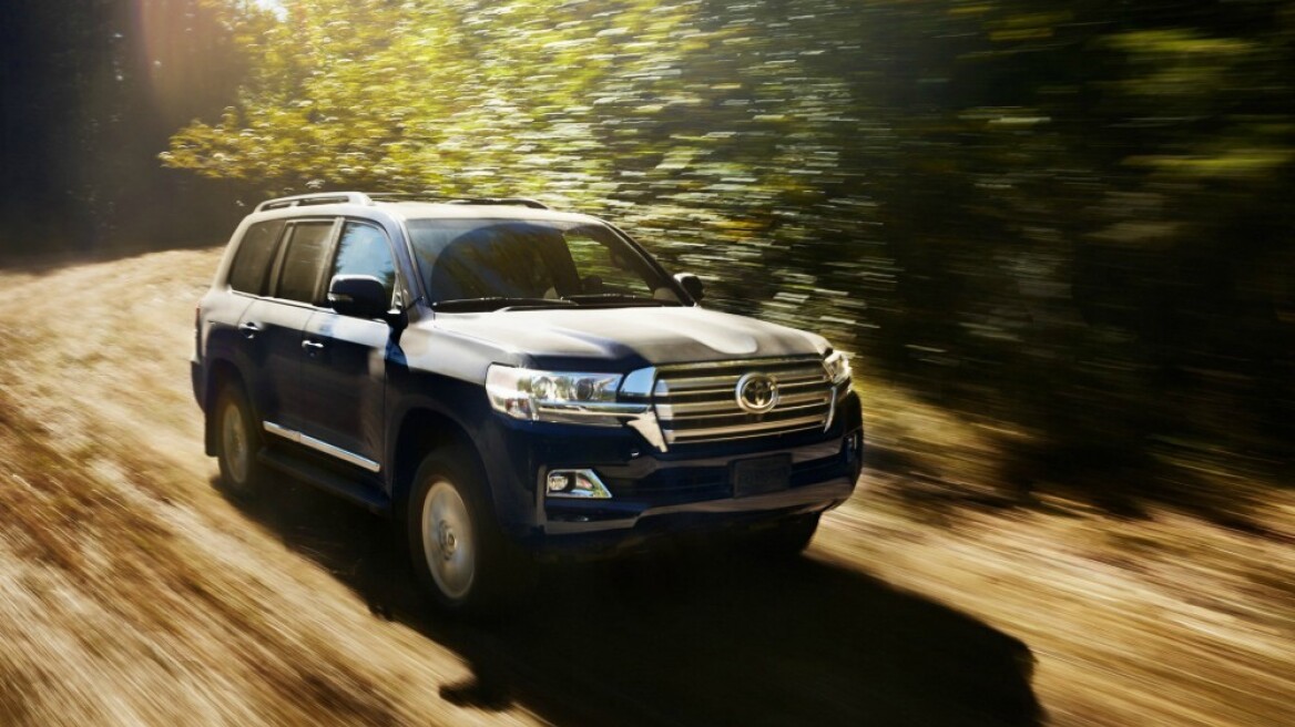 Θα φτιάξει η BMW το δικό της Toyota Land Cruiser;