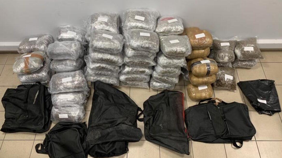 Τρεις συλλήψεις για πάνω από 74 κιλά κάνναβης στη Θεσσαλονίκη