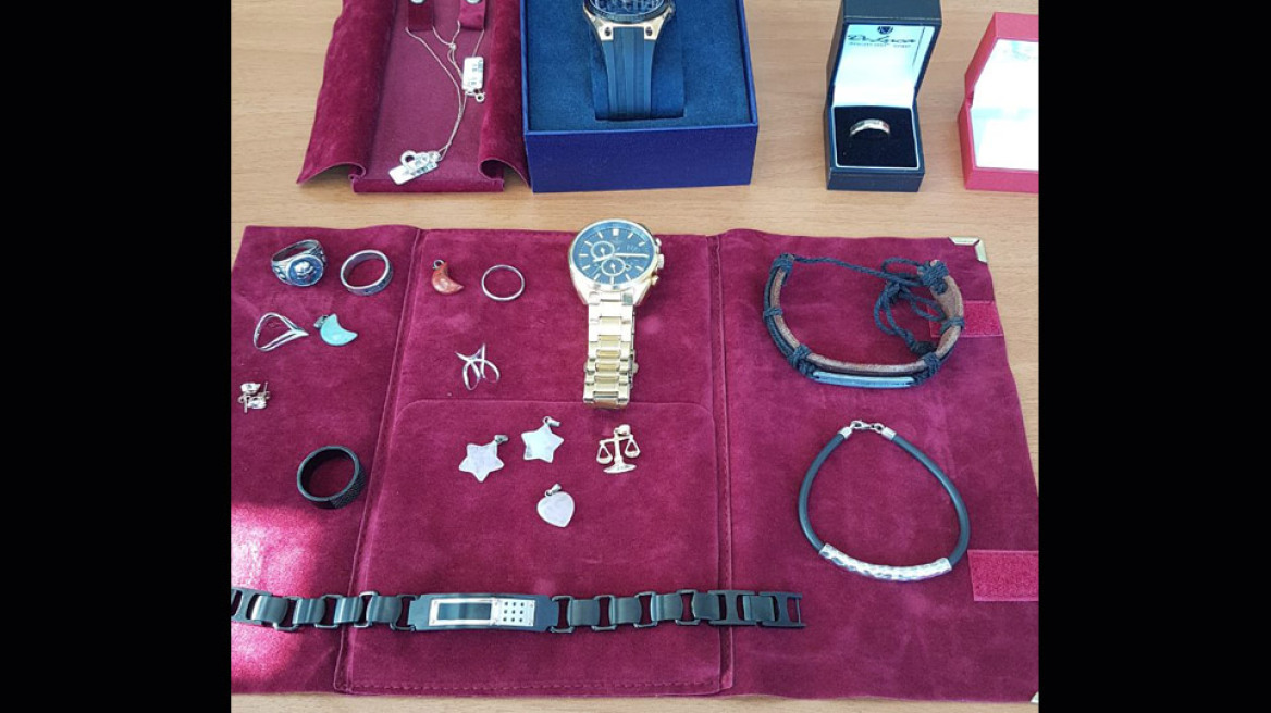 Ρόδος: Υπάλληλος χρυσοχοείου έκανε δώρο κλοπιμαία στο φίλο της