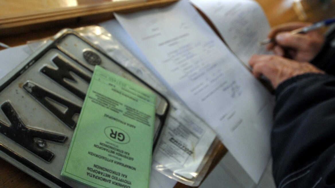 Επιστρέφονται πινακίδες κυκλοφορίας και άδειες οδήγησης λόγω εκλογών