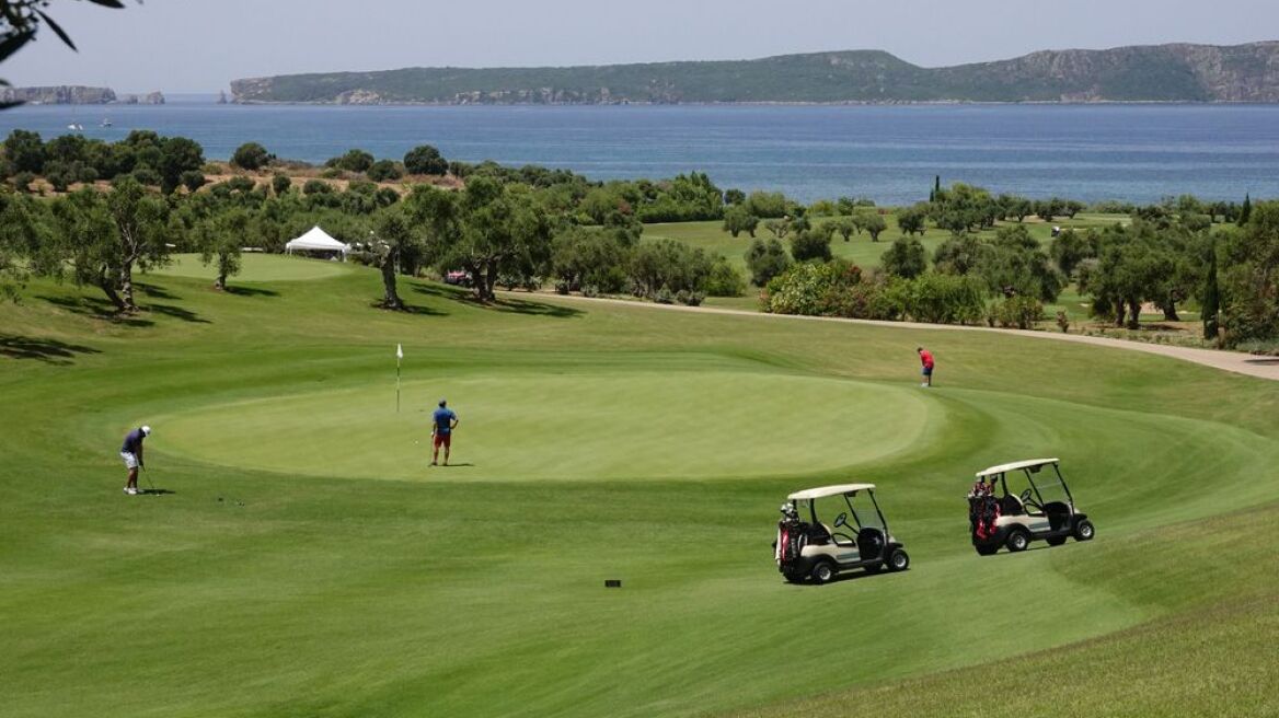 Όταν η Ναυτιλία παίζει γκολφ στο Costa Navarino
