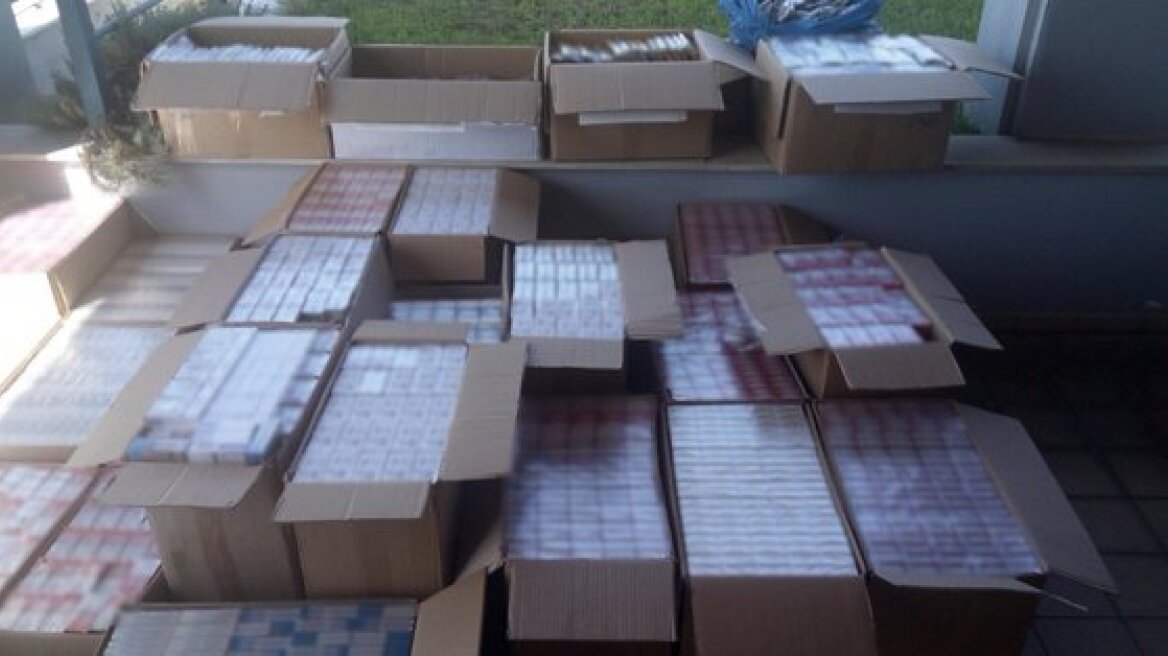 Λάρισα: Αποθήκη έκρυβε χιλιάδες λαθραία πακέτα τσιγάρων και καπνού