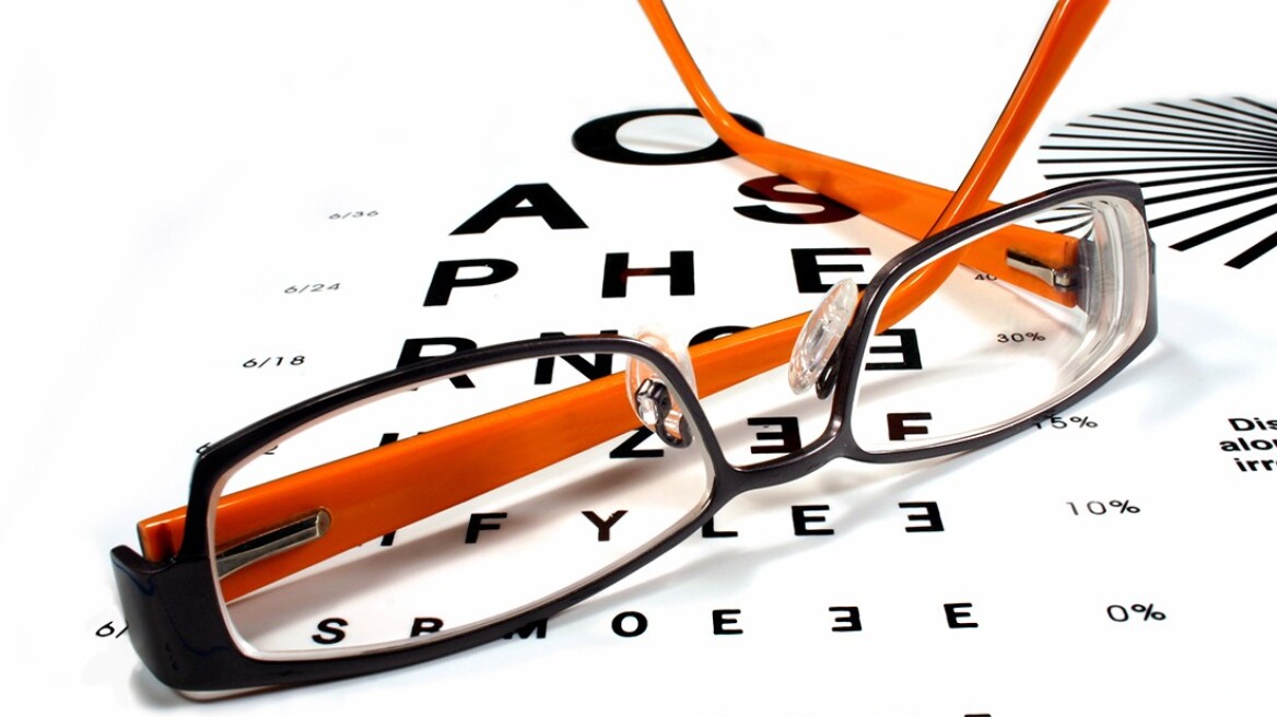 Θέλετε να διορθώσετε τη μυωπία σας με λέιζερ; Τι καλύπτει η ασφαλιστική