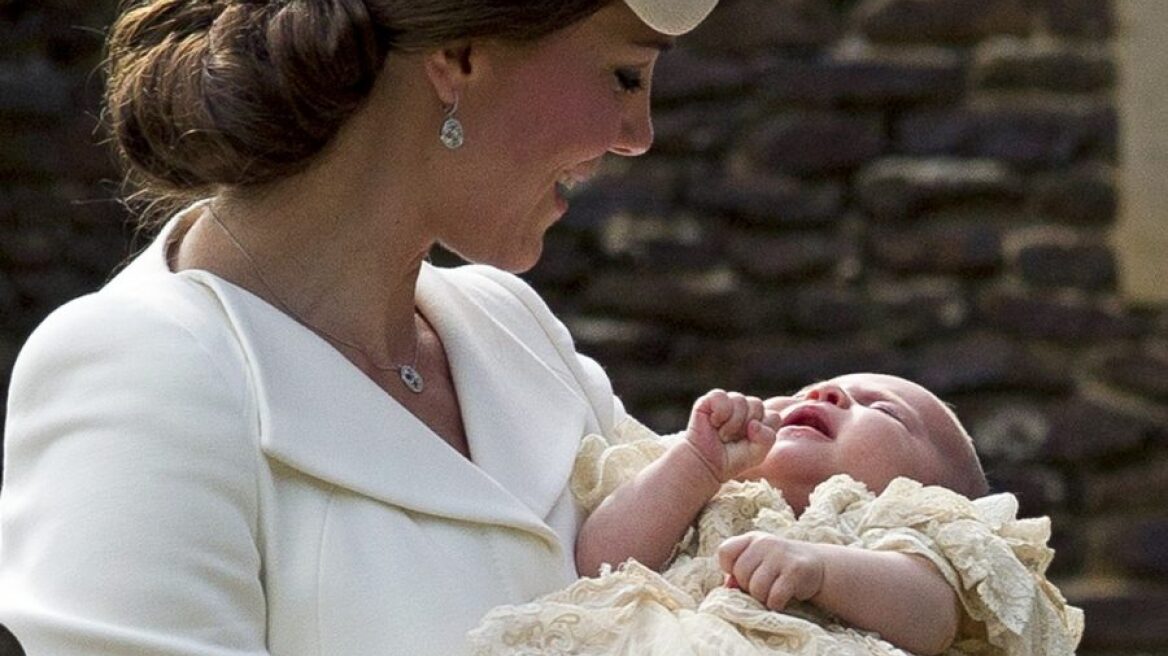 H ιστορία πίσω από το βαπτιστικό ρούχο του μικρού Archie Mountbatten Windsor 