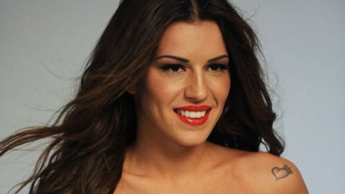 Φωτογραφία: Η Χριστίνα Κολέτσα έβγαλε το σακάκι της