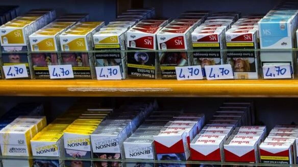 Σοκ για Ιταλό που αναγνώρισε τη νεκρή σύζυγό του στο αντικαπνιστικό μήνυμα πακέτου τσιγάρων!
