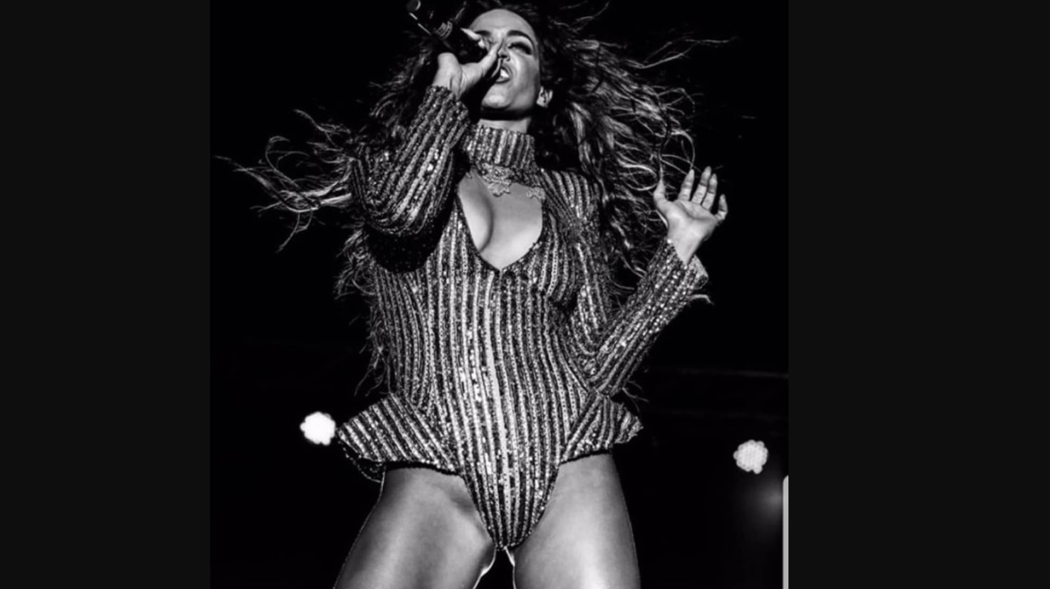 Η Κατερίνα Στικούδη έκανε την πιο σέξι εμφάνιση στην παρουσίαση του ANT1 