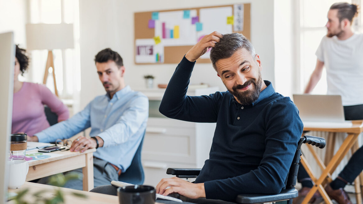 Πιτυρίδα: Ο νούμερο ένα λόγος κνησμού στο κεφάλι και πώς αντιμετωπίζεται