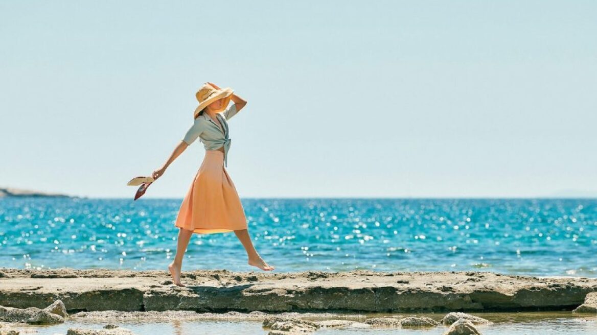 Θρυλικά φορέματα των περασμένων δεκαετιών επιστρέφουν μέσα από τη Genique